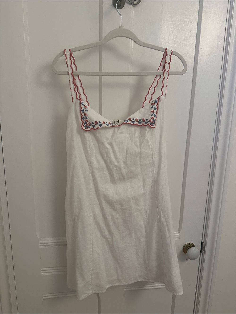 Abercrombie & Fitch White Cotton Slip with Red Trim and Blue Embroidery